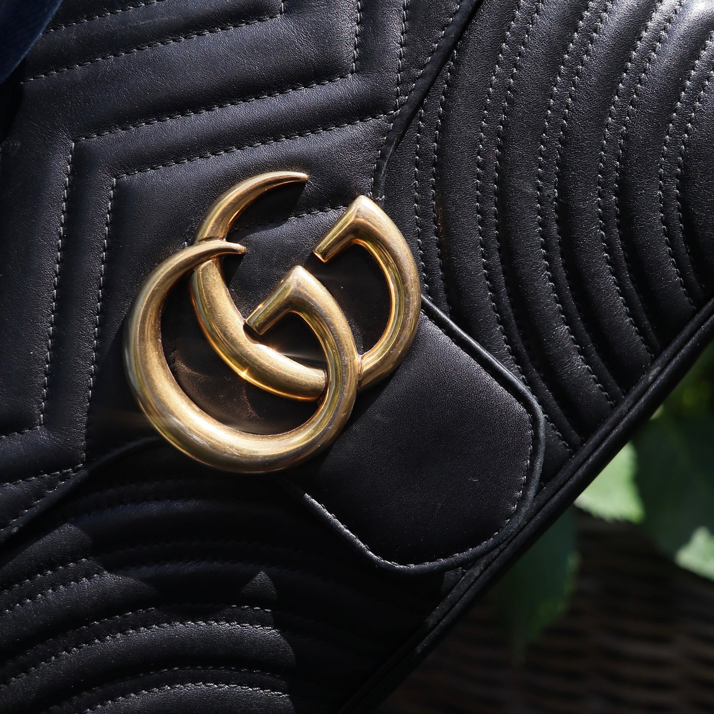 GUCCI
GG Marmont Shoulder Bag Medium